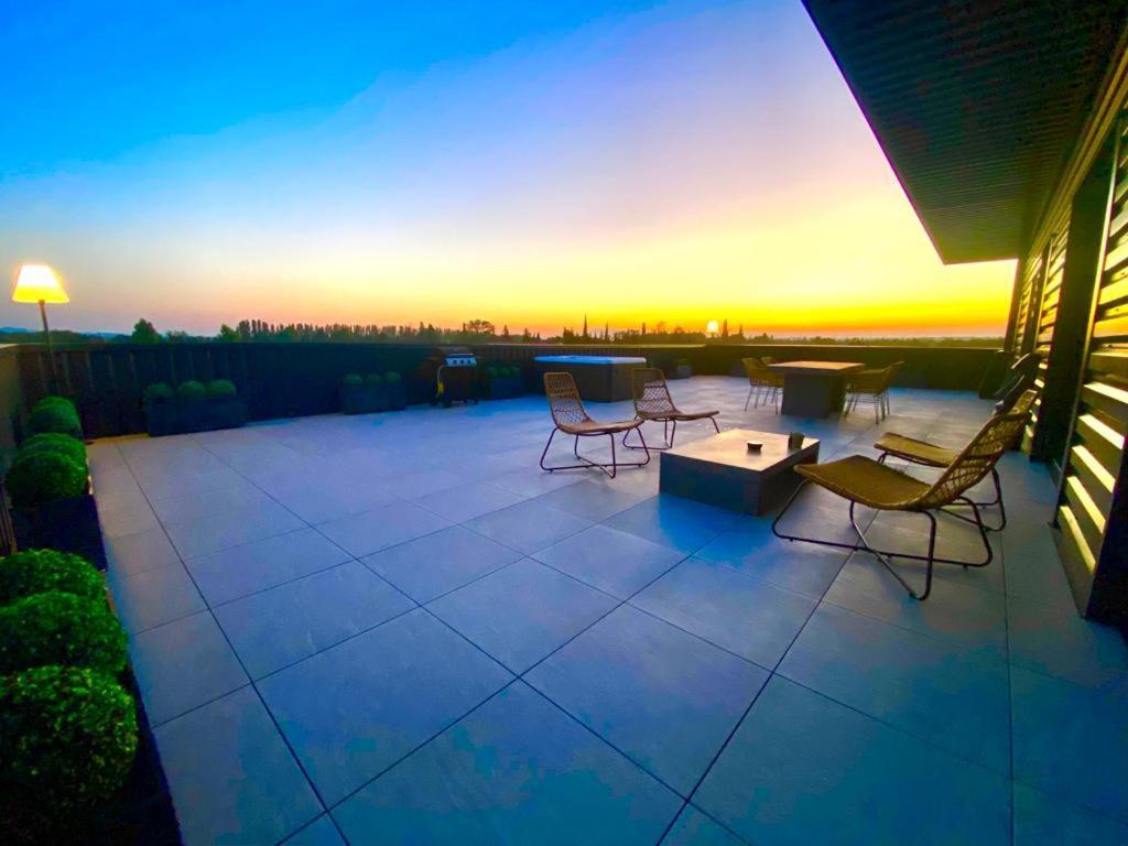 Saint Remy De Provence Roof Top Avec Jacuzzi Экстерьер фото
